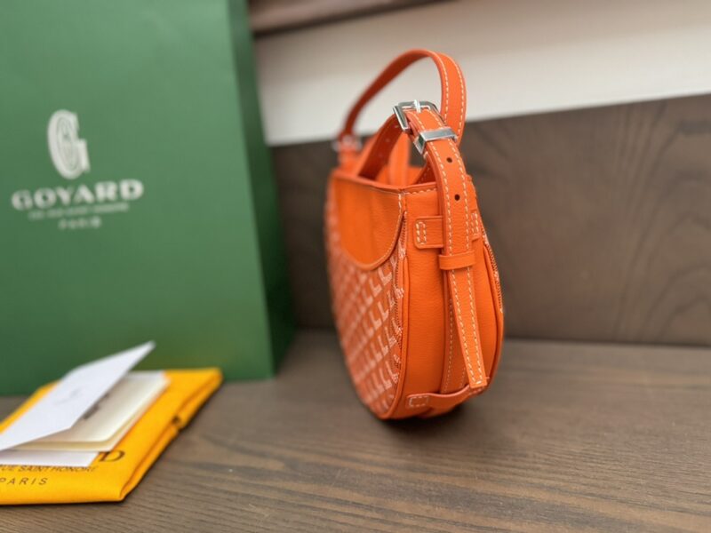 Goyard Orange Hirondelle bag - Image 7