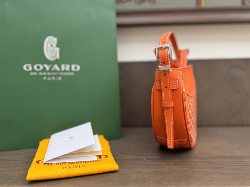 Goyard Orange Hirondelle bag - Image 8