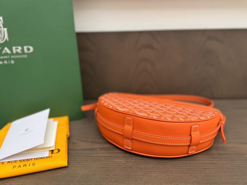 Goyard Orange Hirondelle bag - Image 9