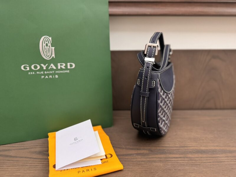 Goyard Navy Blue Hirondelle bag - Image 4