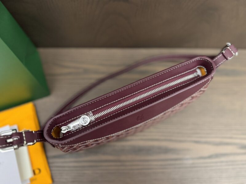 Goyard Burgundy Hirondelle bag - Image 6