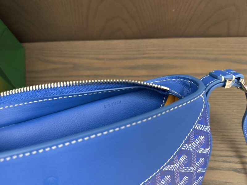 Goyard Blue Hirondelle bag - Image 9