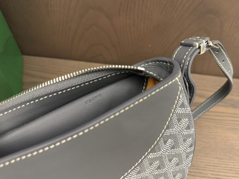 Goyard Grey Hirondelle bag - Image 2