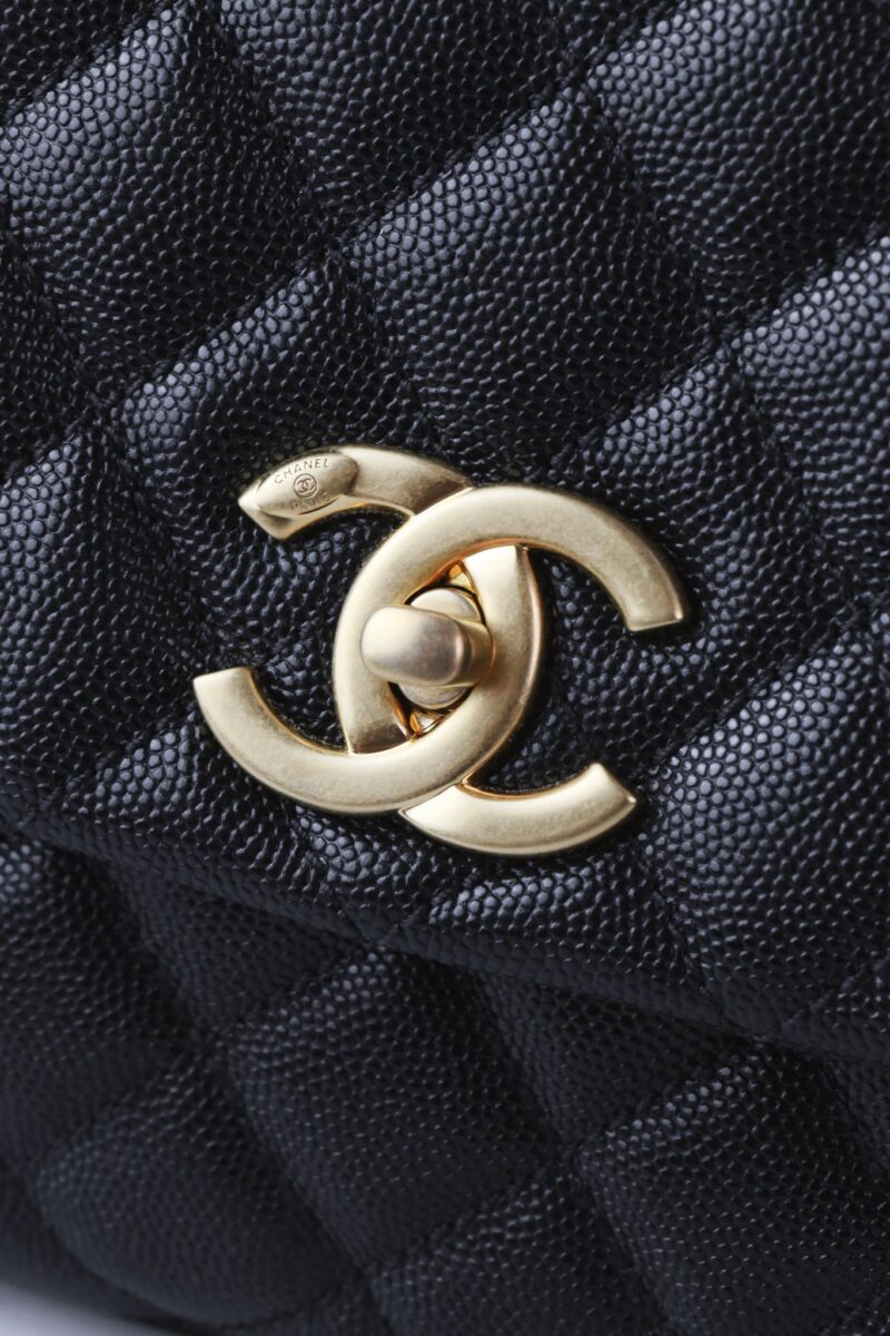 Chanel medium coco handle bag - Image 15