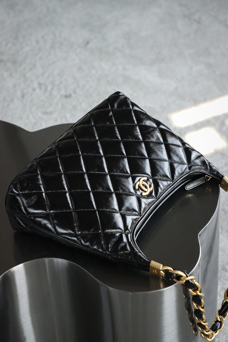 Chanel 24A Hobo Bag Black - Image 3