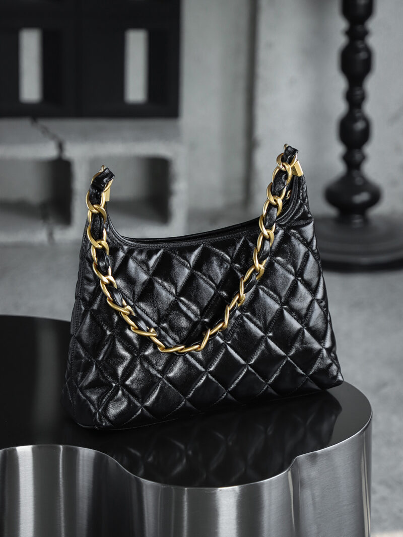 Chanel 24A Hobo Bag Black - Image 4