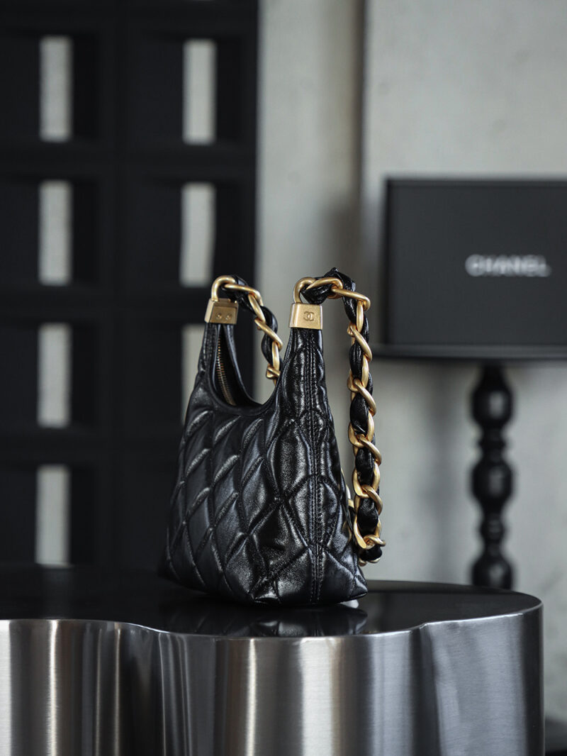 Chanel  Shiny Lambskin Quilted Small Hobo Black - Image 3