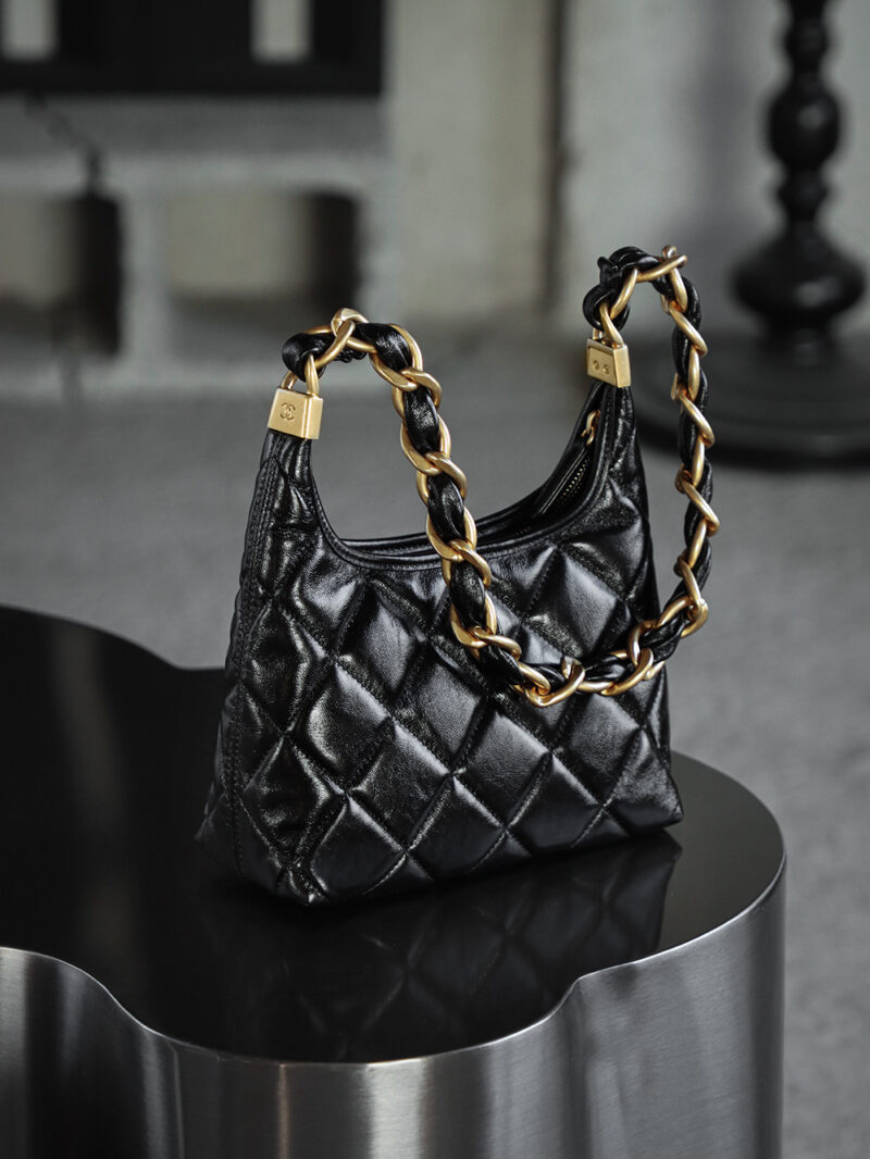 Chanel  Shiny Lambskin Quilted Small Hobo Black - Image 2