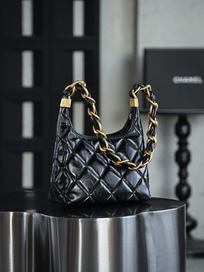 Chanel  Shiny Lambskin Quilted Small Hobo Black - Image 6