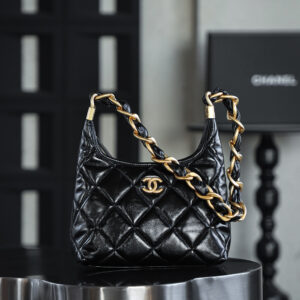 Replica Chanel Shiny Lambskin Quilted Small Hobo Black – Luxurious Quilted Leather with Elegant Hobo Silhouette