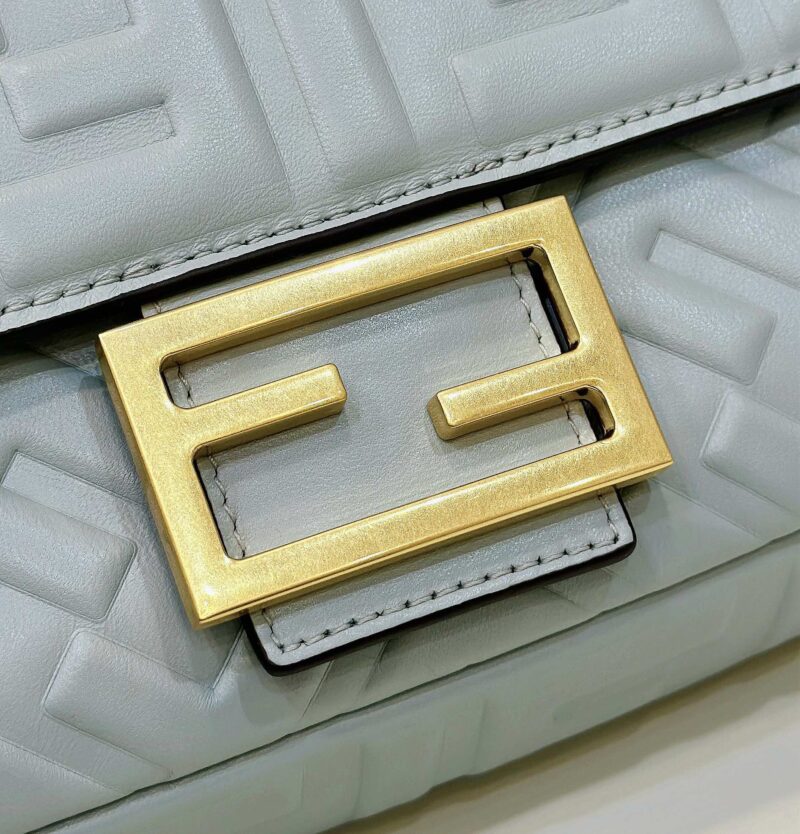 Fendi Baguette Light Blue leather bag - Image 5